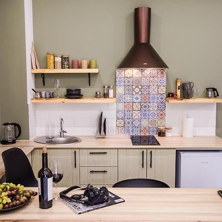 Hotelise I Bells-Of-Ireland Apartment Jerevan Buitenkant foto
