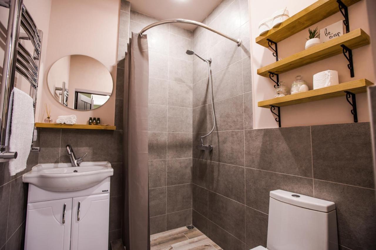Hotelise I Bells-Of-Ireland Apartment Jerevan Buitenkant foto