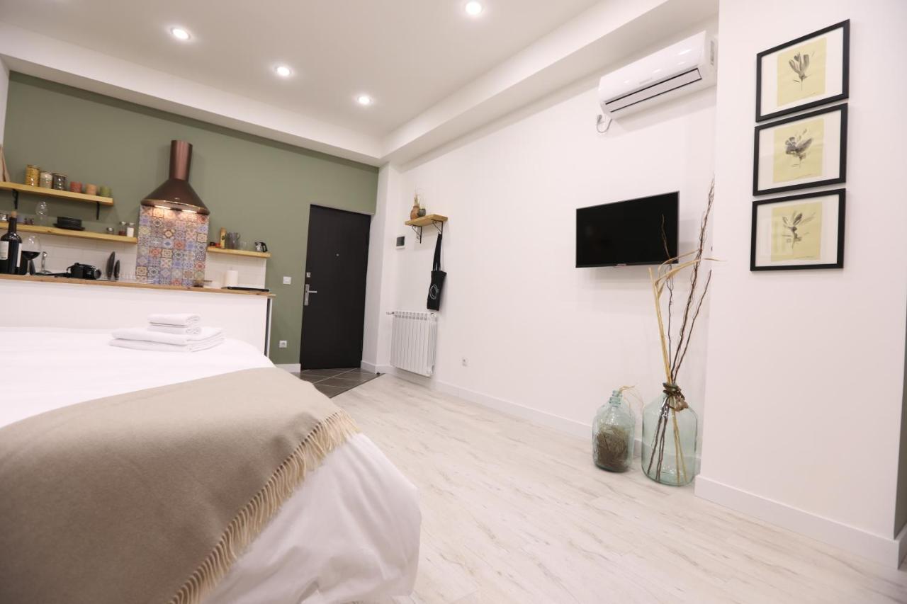 Hotelise I Bells-Of-Ireland Apartment Jerevan Buitenkant foto