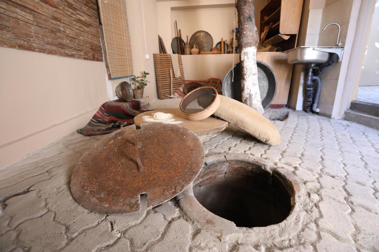Hotelise I Bells-Of-Ireland Apartment Jerevan Buitenkant foto