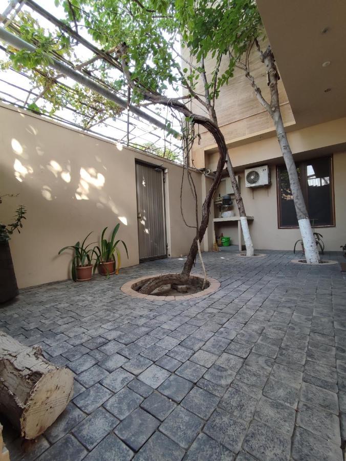 Hotelise I Bells-Of-Ireland Apartment Jerevan Buitenkant foto