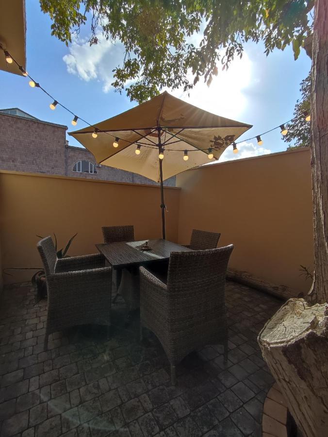 Hotelise I Bells-Of-Ireland Apartment Jerevan Buitenkant foto